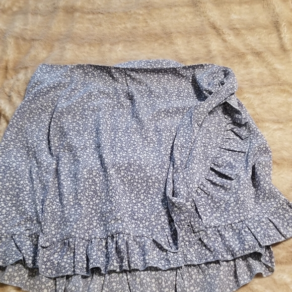 Skirt - Picture 2 of 4